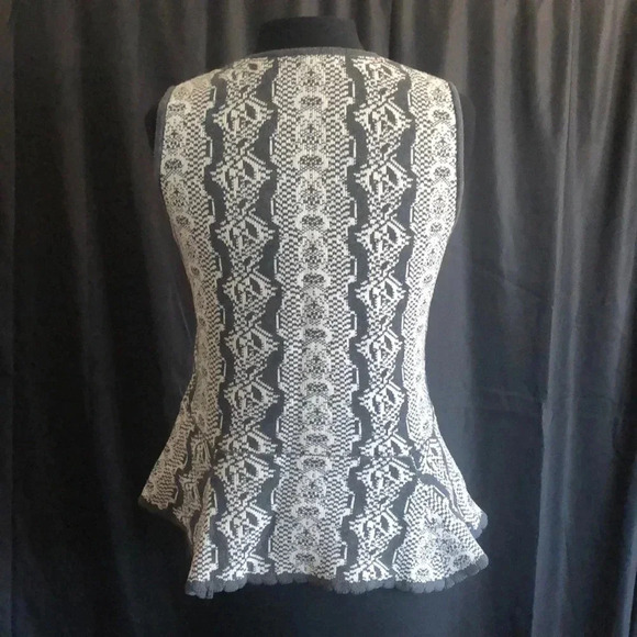 CABI Peplum Sleeveless Sweater vest - Picture 2 of 3